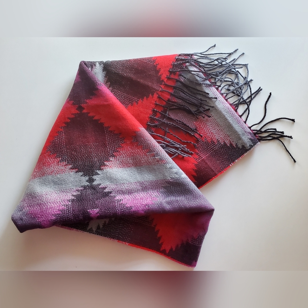 Long Scarf - Aztec Pattern - Picture 2 of 4